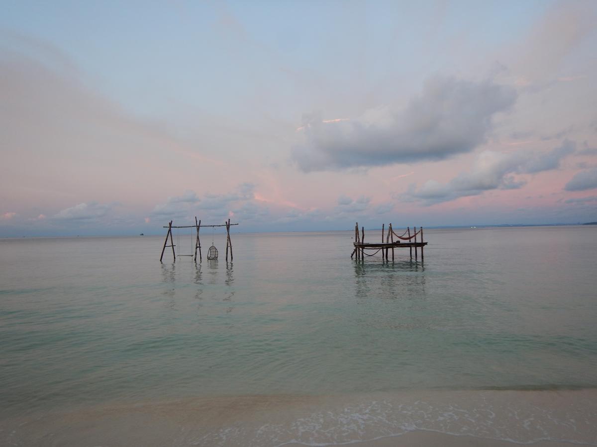 Driftwood Hostel And Bungalows Koh Rong Sanloem Εξωτερικό φωτογραφία